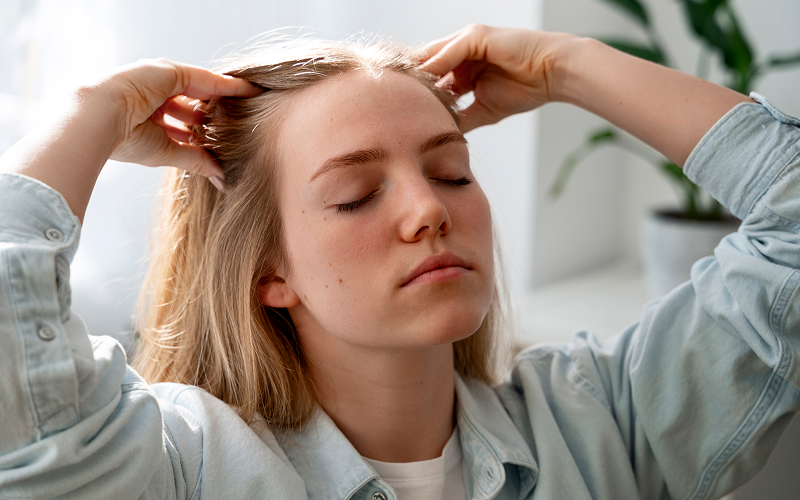 How to Treat an Itchy Scalp Without Making It Worse