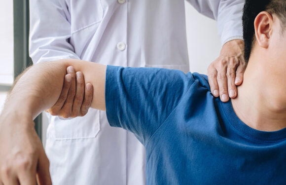 What to Expect When Visiting a Chiropractor for a Sports Injury