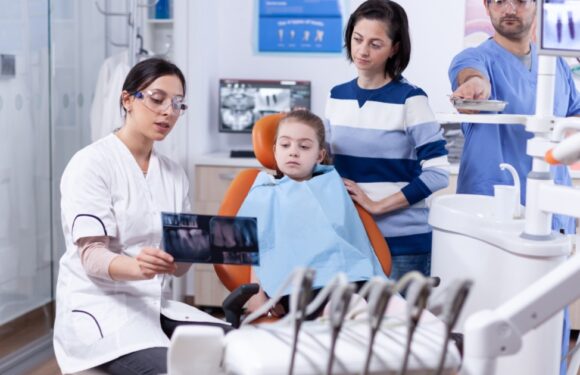 How Family Dentistry Reinforces Oral Health Lessons At Home