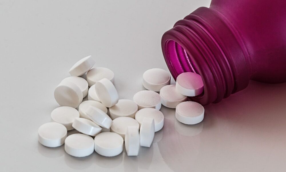 How Fat Burners for Women Work: Ingredients, Benefits, and Considerations