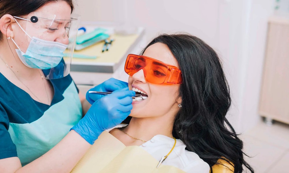 4 Ways Cosmetic Dentistry Can Enhance Routine Dental Care